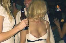 bottomless publicflash braless dancefloor slutty girls nightclub party smutty blonde visit model