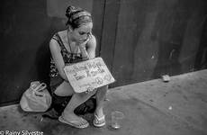 homeless poverty rainy homelessness hopeless silvestre obdachlos visiter abris jobless