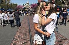 lesbians couples lgbt margret hittechy lesbiens mignons