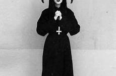 nun priest blasphemy costume satanic beautiful halloween nuns makeup hallowen demon soirée inspo scary costumes looks