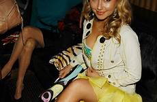 hayden panettiere crossedlegs theplace2