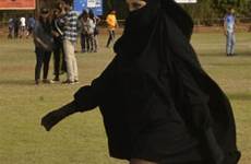 niqab muslim burqa voilée maghreb huffpostmaghreb kaynak dévoile