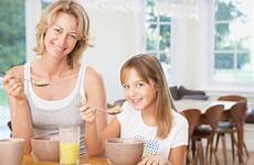 breakfast habits healthy mom eating moms model sheknows children mother kids having