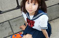 school barefoot japanese girl