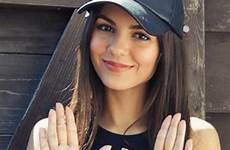 victoria justice nude kindness hands her sexy comments reddit fappeningbook victoriajustice fappening