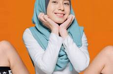 hijab tumbex termenung