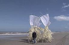 wind sculptures powered kinetic theo walking beach move gif jansen walk dutch stunning netherlands these sheep creates artist strandbeest maria
