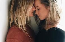 lesbian kissing bisexual lez fotoshoot couplegoals goals