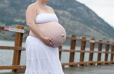 maternity shoot bellies bumps maxi