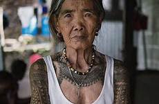 whang kalinga mambabatok philippine wang tattooist khalyla poignant igorot filipina pola tato seniman makan fascinating oldest tattooed tattooing tigerbelly 2069