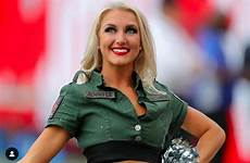 cheerleader nurse bucs tampa hospital gets double general 2021