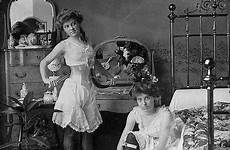 victorian prostitutes 1920s hair 1920 women bezoeken vintage corsets styles look history london