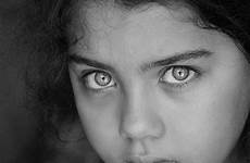 eyes regard enfant egipto nina amazingelectronictoys faces ahh sooo karnak egypte luxor awwww