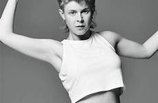 robyn outfit her white monument slo performs röyksopp mo wearing stage dance single she video thegentlewoman