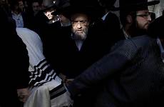 jerusalem jews synagogue attack funeral rabbi israel orthodox temple moshe deaths assault today slide world surrounding during body life times