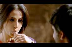 scenes bollywood most seductive movies film ishqiya filmibeat vidya balan