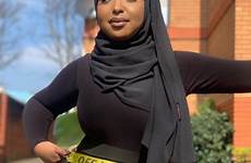 hijab muslim curvy somali hijabi bares baddie