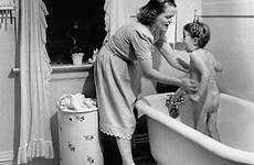 mother 1941 housewife