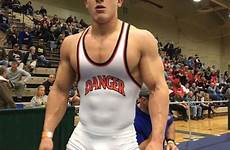 singlet wrestler supporter lycra athletes jock bulges viril wrestlers maillot sportif blond muscular jocks lutte mecs gymnastique bain physique