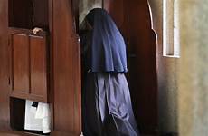 nuns priests missbrauch rape tagesschau nonne papst nonnen sklaven frauen