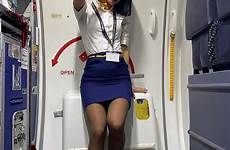 stewardess volo hostess attendant skirts assistente
