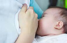 seno breastmilk allatta neonato ritratto madre nutrients