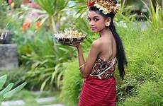 bali balinese girl beautiful indonesia girls indonesian fashion traditional people attire beauty dress dresses young outfits cultures klederdracht monde du