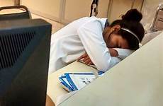 sleep doctors resident medical student doctor sleeping caught asleep work post boredpanda defend med