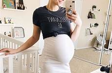 pregnant pregnancy selfie moms outfit choose board clothes mom