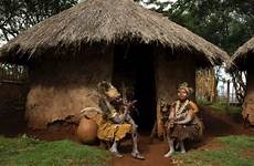 kikuyu kenya woman ethnic group