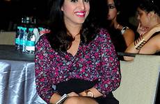 priya legs actress indian thigh show banerjee hot bollywood thighs function skirt