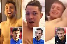 leicester hopper pearson scandal players racist footballers sacked racism abusing trio jugadores abhorrent part joueurs blowing mind scandale sexuel futbolistas