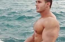 hunks speedos trunks muscular bulge speedo bodybuilder nalgon guapos