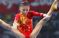 chinese gymnastics 2008 old champ artistic china underage enough eurosport beijing efe kexin foto he fig