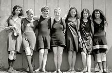 1920s 1920 bathing beach vintage flappers 20s girls flapper roaring swimsuit costumes suits beauties fashion baigneuses saved vintag es ca