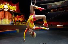 circus trapeze lyra washingtonpost performs ringling dayna verizon tara ogren