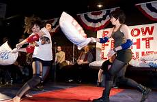 pillow fight league fighting