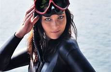 scuba diving hot girls sexy girl women suit wetsuit snorkeling mask equipment