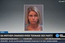 videos mom daughter sex friends party over loses