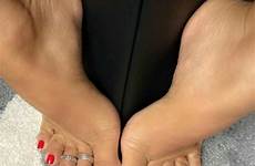 red pretty feet toes toe nails sexy soles schöne bright pedicure toenails nice painted nail women zehen heels foot hot
