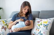 breastfeeding moms midwife