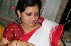 aunty mallu hot indian saree bhabhi bengali girls aunties kambi looks desi sexy actress married great boobs malayalam videos south