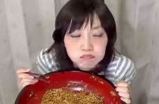 japanese woman noodles her food yuka kinoshita bowl petite mouth massive yakisoba three nearly halfway minute through demolishes eight pounds