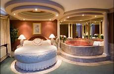 hot tubs romantic hotel rooms jacuzzi luxury suite hotels tub splash literally baths its where