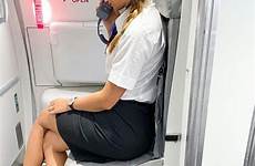 stewardess attendant azafata vuelo nylons trajes stewardesses crew mezclilla falda faldas negocio guapo femenina