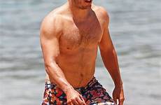 pratt chris faris anna beach body hot hottest buff super back rex hit his abs fit splash eonline
