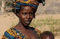 dogon mali tribes africanas afrique tribus notesfromcamelidcountry femme xingu returning belleza kvinder