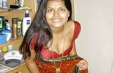 aunty arpitha saree tamil cleavage bhabhi xossip chennai mallu housewife exbii auntys huband aunties hotnupics sari thighs removing telugu hotty