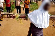 punishment corporal nigerian beaten sekolah diikat terlambat siswi dipukuli crucifixes 1721 hkt gmt