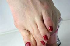 toes toenails pedicure raymond thongs flip
